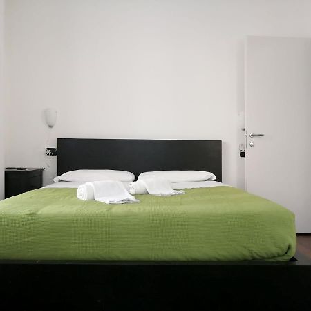 Al Molo 2 Apartman Como Kültér fotó